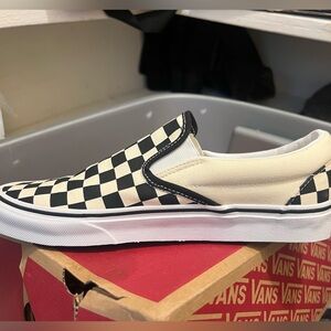 Vans classic slip on woman : 8.5 or men’s 7 brand new never worn